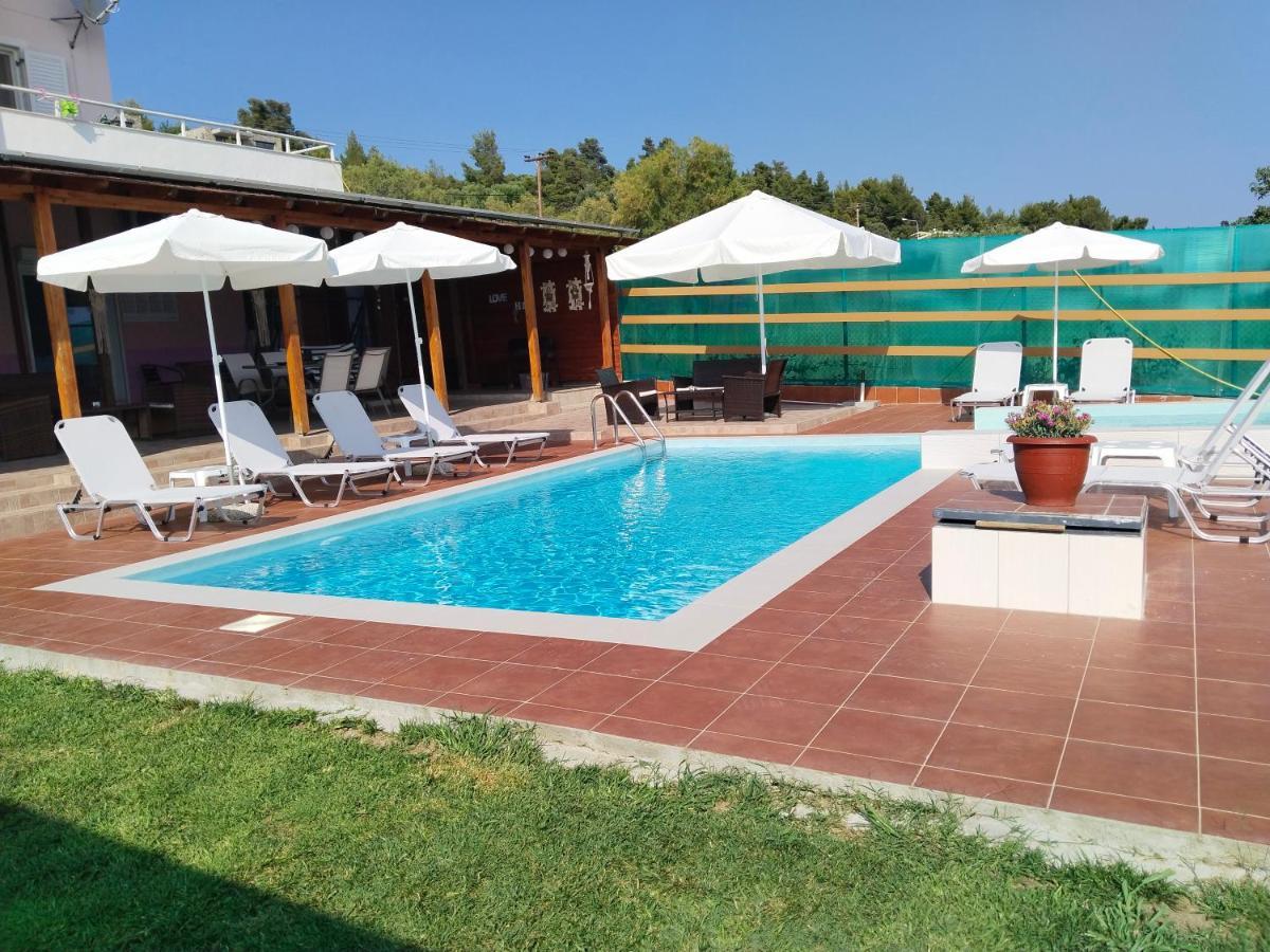 Villa Maria swimming pool apartment Nea Skioni Esterno foto